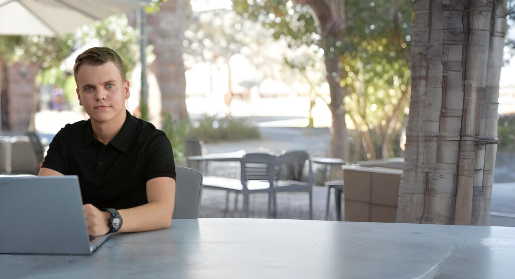 Andreas Richling Gruender und Designer fuer atondix Er bringt Ihr Unternehmen digital auf die Spitze Webdesign aus Fuerth