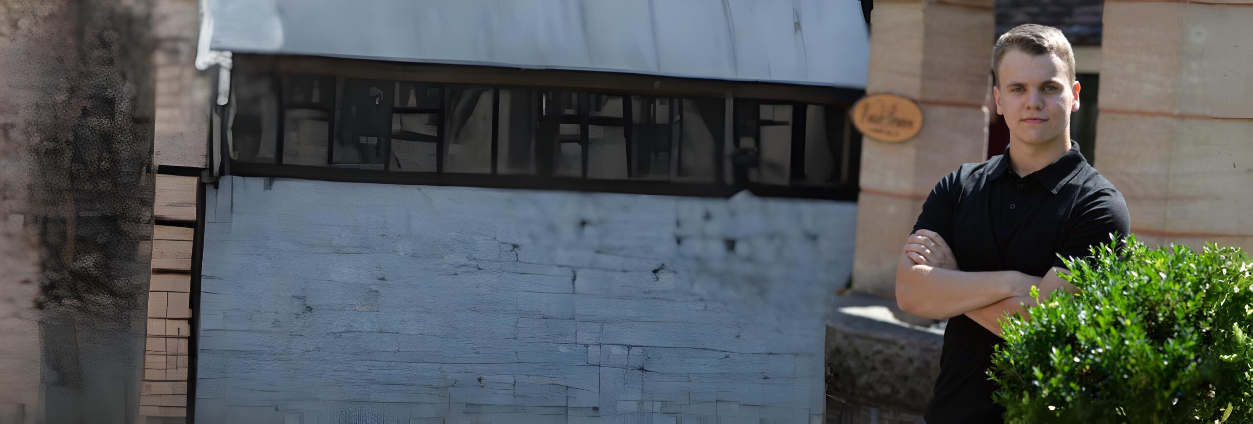 Andreas Richling sorgt mit Atondix fuer Vertrauen bei Ihren Kunden Er mit profesionellem Webdesign dass der erste Eindruck Ihrer Webseite sitzt und konvertiert scaled